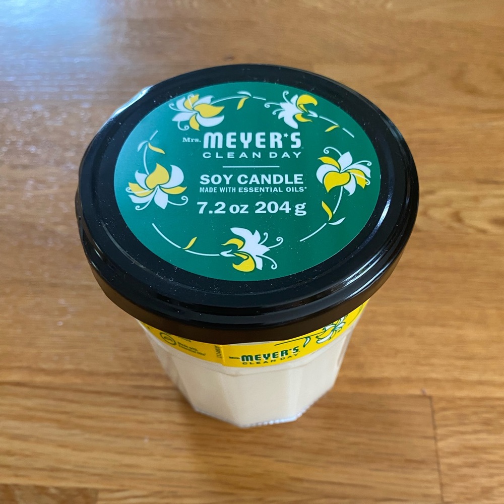 NWT Mrs. Meyer’s soy candle honeysuckle scent